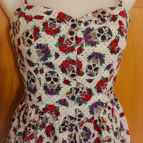 Hell Bunny Pin-up Rockabilly Skull and Roses Dress - Picture 5 of 8